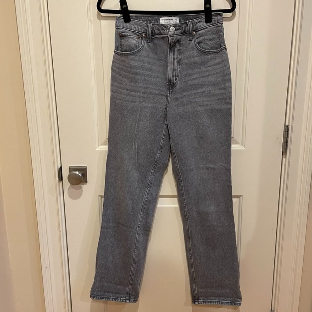 Abercrombie & Fitch '90s Straight Ultra High Rise Jeans